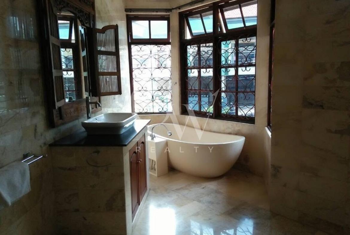 Villa Toba