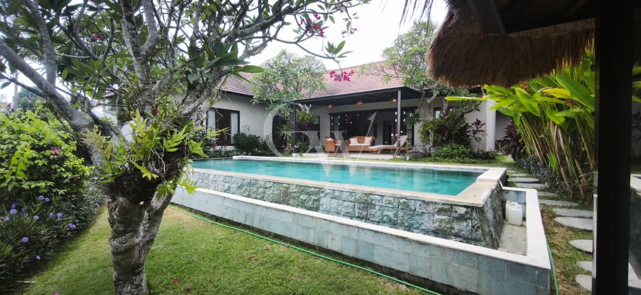 villa jantuk angsa Villa Angsa
