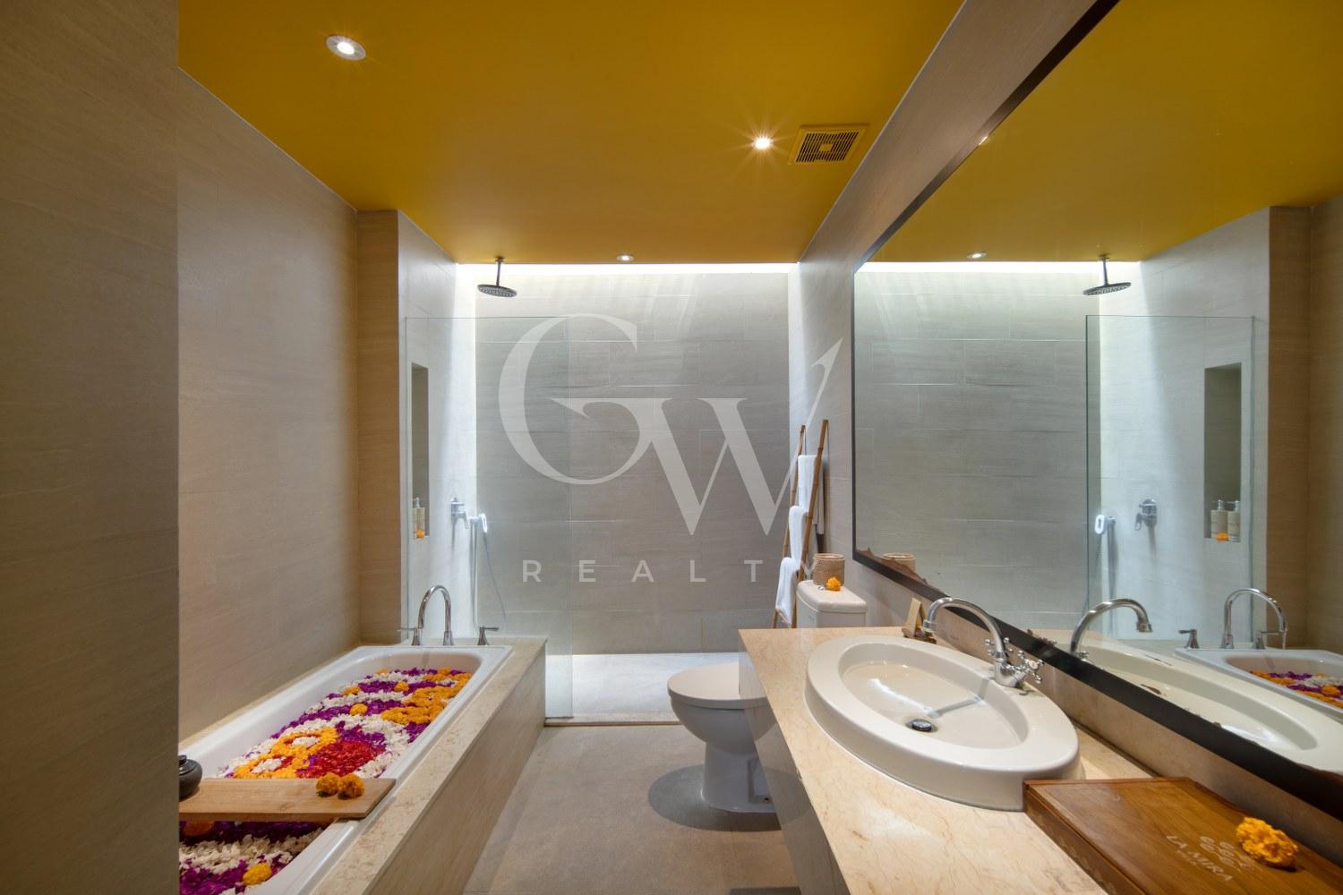 Royal 15_1500x1000 Villa Mira