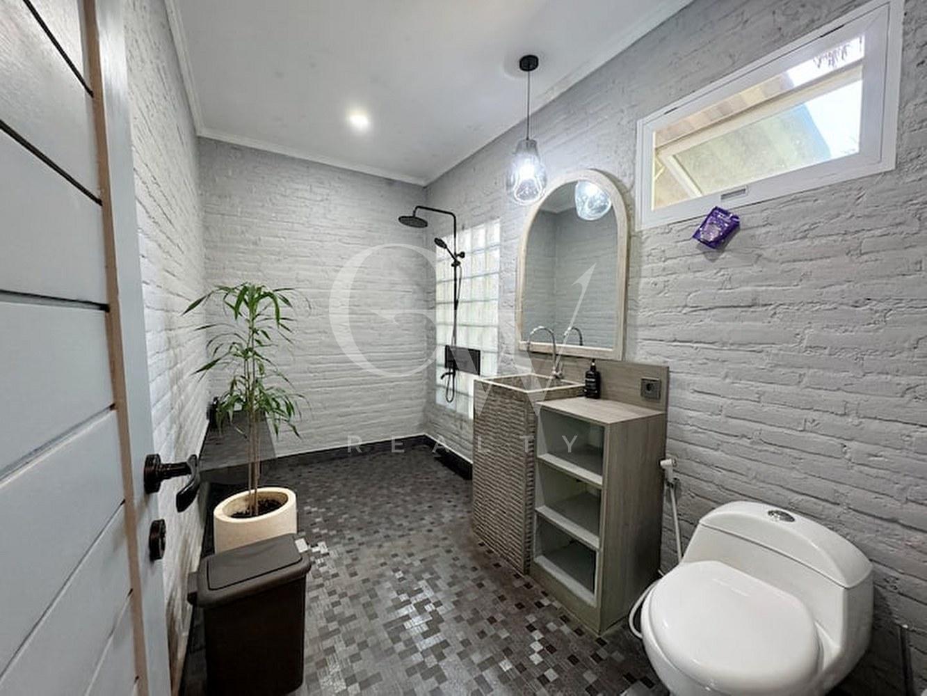 a3119458-573b-41cd-804c-ff6d9866bf8c_1333x1000 Villa Happiness