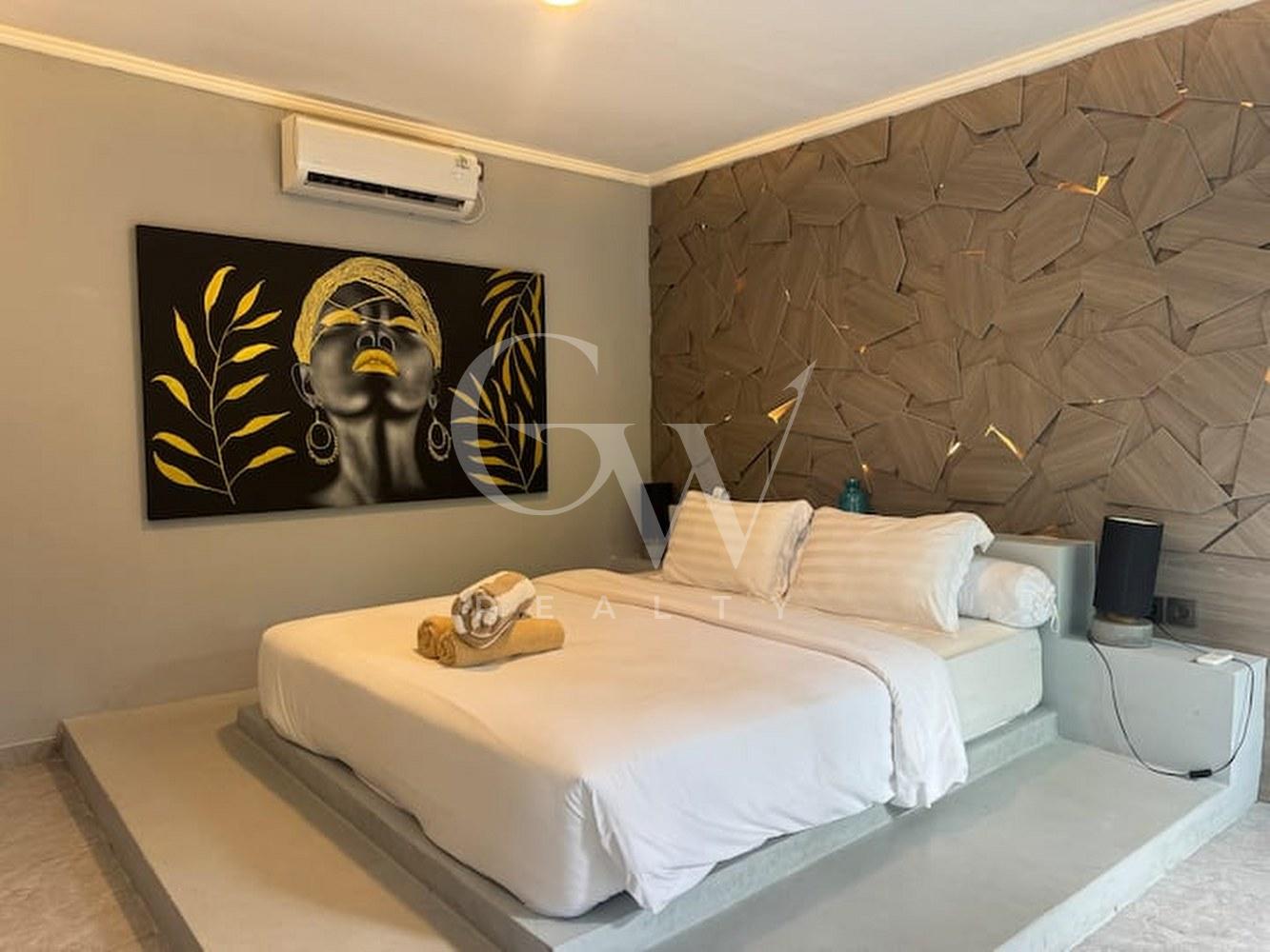 e10f9ecb-de9a-4b44-b98b-e616e8ca71d2_1333x1000 Villa Happiness